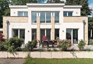 Elegante Stadtvilla mit eigener Pferdekoppel