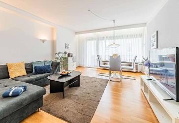 Schön möblierte 2-Zimmer-Wohnung mit Balkon