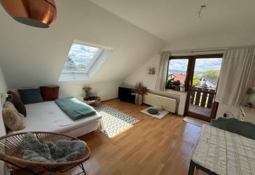 Helle 3-Zimmer Dachgeschosswohnung in Lengfeld