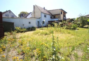 Wohnhaus mit 3 Mieteinheiten zentral in Königswinter-Thomasberg!