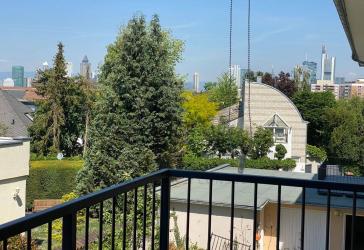 Herrliche Großwohnung mit riesigem Balkon, Skylineblick, Kamin, inkl. Doppelgarage u. v. m.