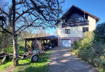 GEPFLEGTES EINFAMILIENHAUS MIT UNVERBAUBARER FERNSICHT IN BELIEBTER HÖHENLAGE MIT GARAGE PLUS WALDGRUNDSTÜCK IN MERZIG-SCHWEMLINGEN