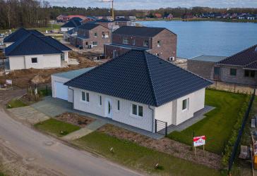 Neubau 2026! Wohnen in Seenähe! schlüsselfertiger Neubau-Bungalow + Garage!