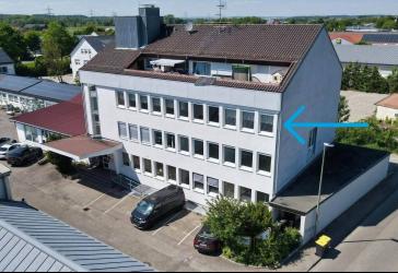 Attraktive Gewerbefläche im Obergeschoss in zentraler Lage