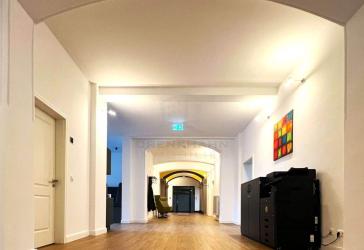 Historischer Charme, moderne Arbeitswelt - Büro & Praxis direkt am Hauptbahnhof ohne Provision