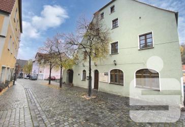 Wohn- und Geschäftshaus -weitere Bebauung möglich-
