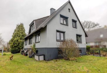 Gepflegtes Zweifamilienhaus in ruhiger Lage von Maschen