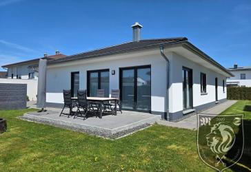 Neuwertiger Bungalow in Höchstädt - Modern, hochwertig & ruhig gelegen