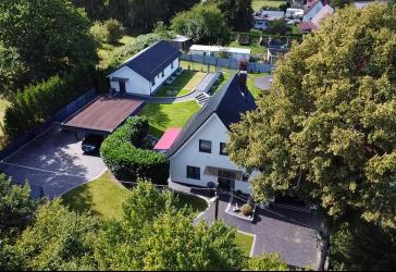 Saniertes Einfamilienhaus mit hochwertigem Nebengebäude