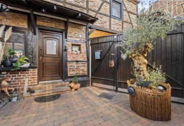 Charmantes Einfamilienhaus mit Garten, Pool und Weinkeller - liebevoll modernisiert!