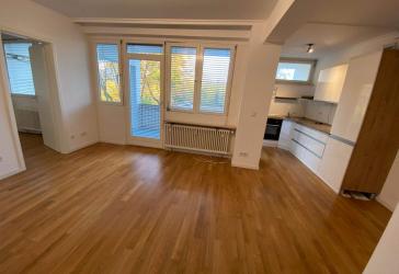 Attraktive 1,5-Zimmerwohnung mit Südloggia, 2 Balkonaustritten und Außenstellplatz in Frankfurt Nied!