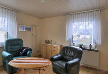 (EF1231_M) Zwickau: Oberlungwitz, preiswerte möblierte Wohnung mit PKW-Stellplatz, Dusche, Waschmaschine