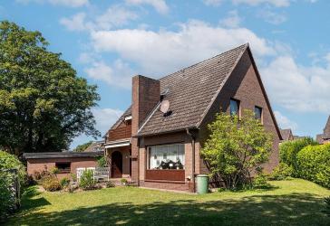 Top gepflegtes Einfamilienhaus mit Kamin, Vollkeller und Garage in guter elbnaher Ortslage