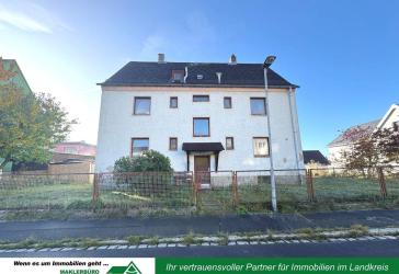 Sanierungsbedürftiges Mehrfamilienhaus in guter Lage