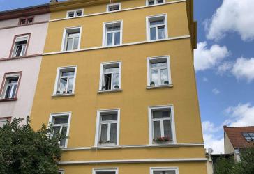 NORDEND BESTLAGE: Vierter Stock mit Dachboden - sofort frei!