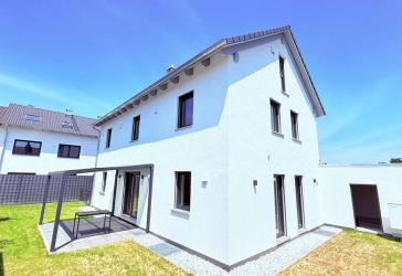 ... AIGNER - Nachhaltiges Wohnen - modernes Einfamilienhaus in ruhiger Lage ...