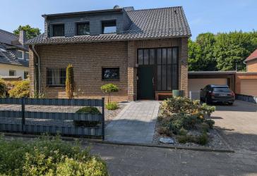 Renovierte Erdgeschosswohnung in freistehendem Zweifamilienhaus Nähe Bunter Garten/Bökelberg - befristete Anmietung möglich -Pauschalmiete auf Anfrage