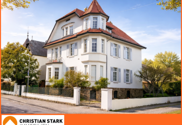 Kurgebiet pur: Erleben Sie das Turmzimmer in dieser edlen 3 Zimmer Altbauwohnung