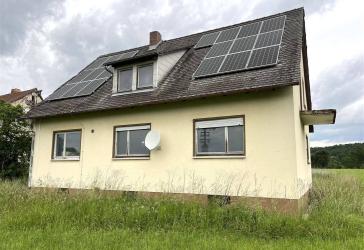 *RESERVIERT* Landwirtschaftliche Hofstelle mit 2 Häusern in Alleinlage