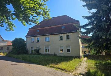 Kleines Mehrfamilienhaus in Ortsteil Niederschmon