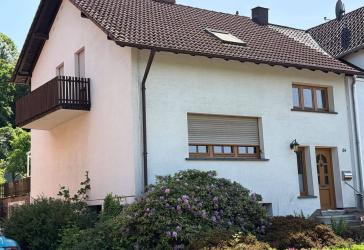 1-FH mit tollem Garten in Waldrandlage