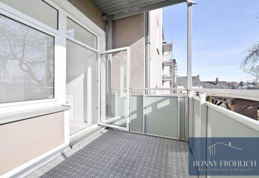 Stadtleben neu definiert: Lichtdurchflutete 3 Raum Wohnoase mit Balkon, Fernblick, Garten,Stellplatz