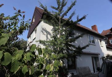 Jetzt zugreifen - Einfamilienhaus + Kapitalanlage im Sanierungsgebiet