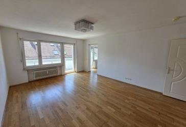 freistehende 4 Zimmer Wohnung in Bernhausen mit EBK