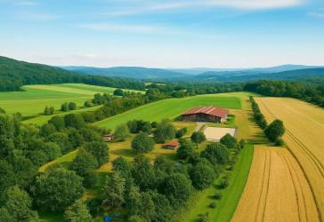 Exklusive Reitanlage in Alleinlage mit Entwicklungspotential
