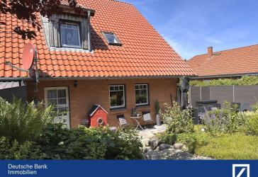 +++ OSTsee um die Ecke! - Moderne Haushälfte in bester Lage +++