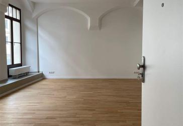 2-Raum-Wohnung auch als Praxis oder Büro für USt. befreites Gewerbe geeignet