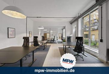 Gewerbeeinheit in historischer Remise: Flexibel nutzbar mit Sondernutzungsrecht am Innenhof