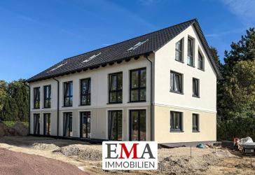 Modernes Reihenendhaus im Erstbezug in Falkensee-Finkenkrug