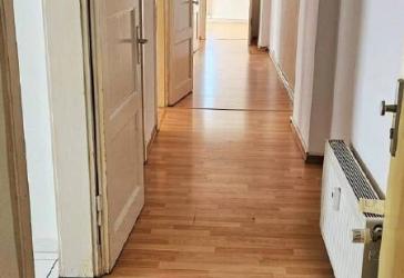 4- ZIMMER-WOHNUNG IM ZENTRUM-OST....