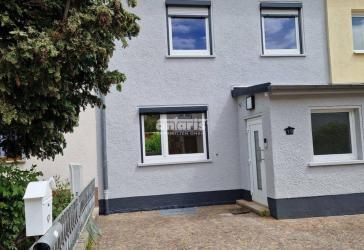 antaris Immobilien GmbH ** Familienglück auf vier Ebenen - hochwertig saniert in 2025 **