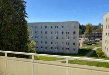 Top für die junge Familie: Frischer Look, großer Balkon, grünes Umfeld