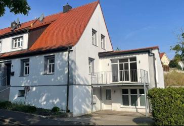 Moderne Doppelhaushälfte in Forchheim/Burk