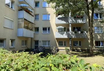 Werthaltige Kapitalanlage 2-Zimmer-Wohnung mit Balkon in Mörsenbroich, bequem im 1. OG