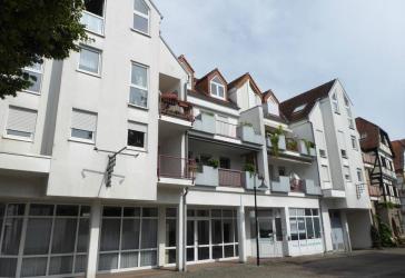 Moderne Eigentumswohnung mit Tiefgaragenplatz in zentraler Altstadtlage!