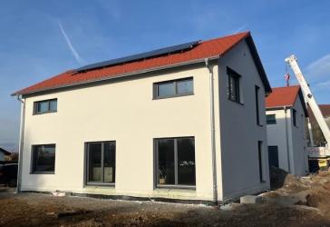 Sparen mit Eigenleistung. Ihr Zuhause in KFW 40 Bauweise als Ausbauhaus mit großem Grundstück.