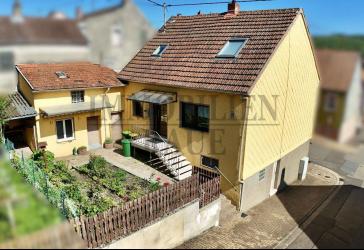 FAMILIENFREUNDLICHES, FREISTEHENDES 1 FAM.-HAUS MIT GARTEN UND 2 GARAGEN IN SULZBACH - SOFORT FREI