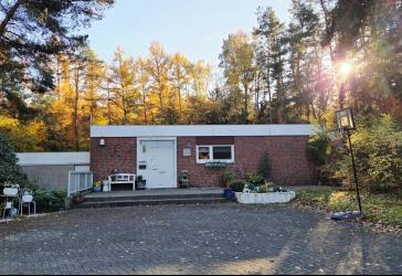 Wohnen direkt am Wald: Bungalow mit großem Grundstück in naturnaher Lage von Mölln zu verkaufen