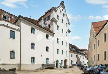 Denkmalgeschützte Renditeimmobilie: Attraktive Maisonette-Wohnung im ehemaligen Kloster