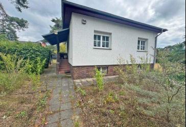 VERKAUFT - schönes Baugrundstück mit kleinem Bestandshaus