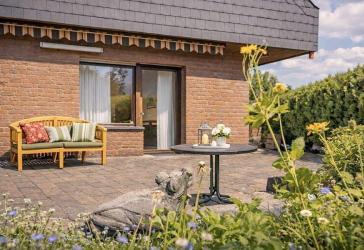 Imposantes Einfamilienhaus - mit schönem Garten - stilvolle Klinkerfassade und zeitloser Architektur