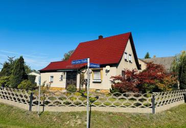 FREISTEHENDES EINFAMILIENHAUS AUF TRAUMHAFTEM GRUNDSTÜCK