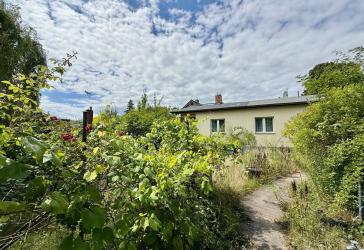 Teilungsgrundstück mit Einfamilienhaus: Wohnen auf einer Ebene