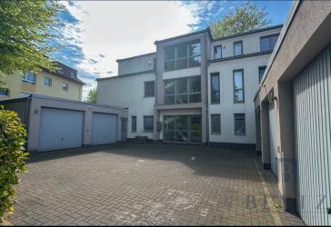 Großzügige 2-Zimmer Wohnung mit Garage