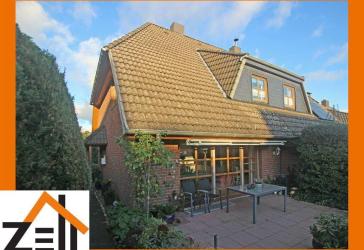 *Top gepflegte Haushälfte * Carport * Terrasse * EBK * Voll- und Duschbad * Gäste-WC * Keller *