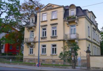 AREAS: Attraktive 4-R.-Whg. mit Balkon in Blasewitz zu verkaufen